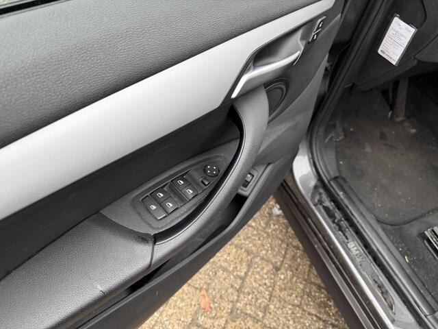BMW X1 sDrive16d High Executive Edition AUTOMAAT/NAVI/CLIMA B