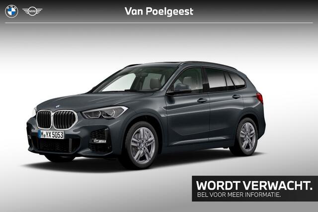BMW X1 xDrive20i High Executive M-Sport / Glazen Schuifdak / Getinte Ramen / Active Cruise Controle / Head Up Display