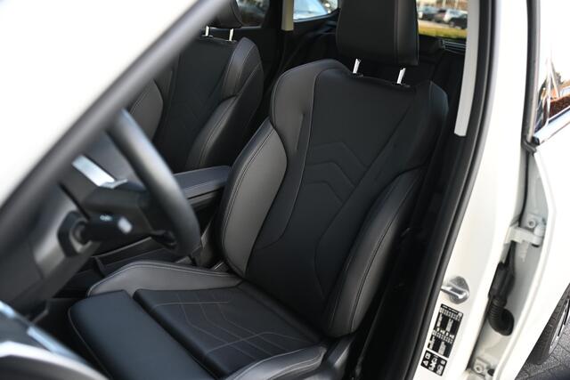 BMW X1 xDrive23i High Executive xLine Automaat / Panoramadak / Trekhaak / Sportstoelen / Head-Up / Adaptieve LED / Parking Assistant Plus / Comfort Access