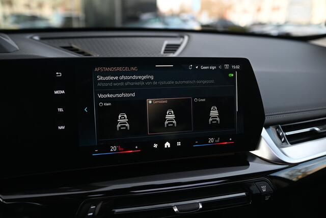 BMW X1 xDrive23i High Executive xLine Automaat / Panoramadak / Trekhaak / Sportstoelen / Head-Up / Adaptieve LED / Parking Assistant Plus / Comfort Access