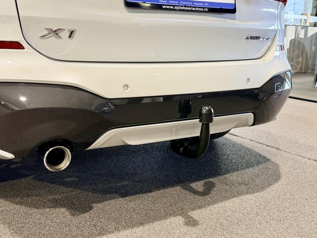 BMW X1 xDrive25e High Executive M-Sport | Panorama | Trekhaak | HUD | Carplay | Metallic