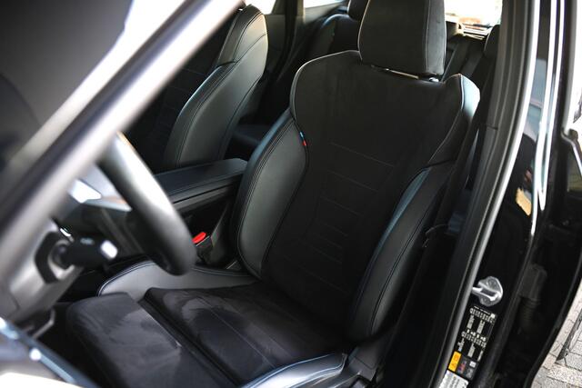 BMW X1 xDrive25e M Sport Automaat / Sportstoelen / Achteruitrijcamera / M Adaptief onderstel / Comfort Access / Adaptieve LED / Stoelverwarming