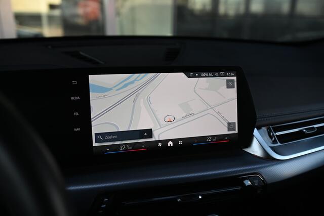 BMW X1 xDrive25e M Sport Automaat / Sportstoelen / Achteruitrijcamera / M Adaptief onderstel / Comfort Access / Adaptieve LED / Stoelverwarming