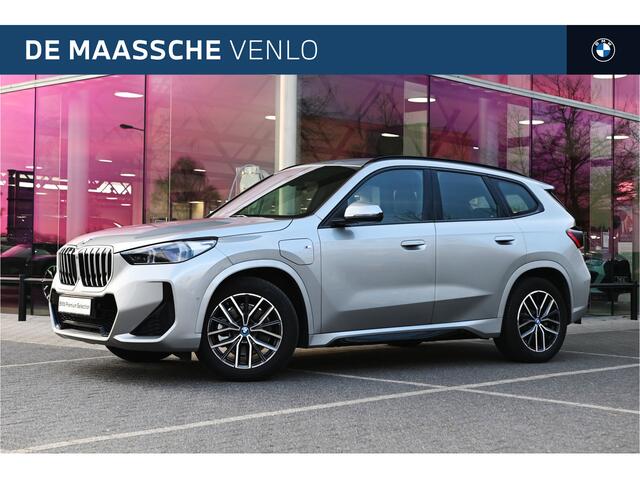 BMW X1 xDrive25e M Sport Automaat / Sportstoelen / Achteruitrijcamera / M Adaptief onderstel / Comfort Access / Adaptieve LED / Stoelverwarming