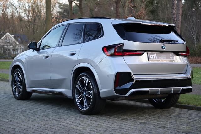 BMW X1 xDrive30e M-Sport | HUD | 360 | Harman Kardon | Pano | Massage | Elektr. Trekhaak | Driving ass + | Stuurwielverwarming | Keyless | Etc. Volledige Fabrieksgarantie tot Aug 2026 | Premium selectie tot Aug 2029