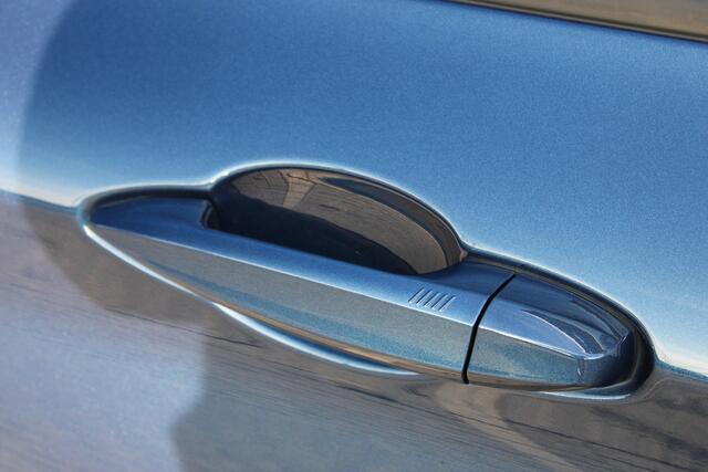 BMW X1 xDrive25e Sport Line Automaat / Panoramadak / Trekhaak / Sportstoelen / Comfort Access / Adaptieve LED / Park Assistant / Navigatiesysteem