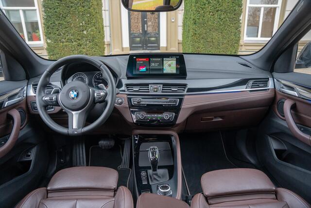 BMW X1 sDrive20i VDL Nedcar Edition LEDER | HEAD UP | STOELVERW | ORG NL 2E EIGN