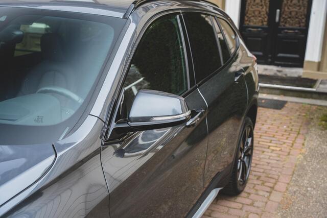 BMW X1 sDrive20i VDL Nedcar Edition LEDER | HEAD UP | STOELVERW | ORG NL 2E EIGN