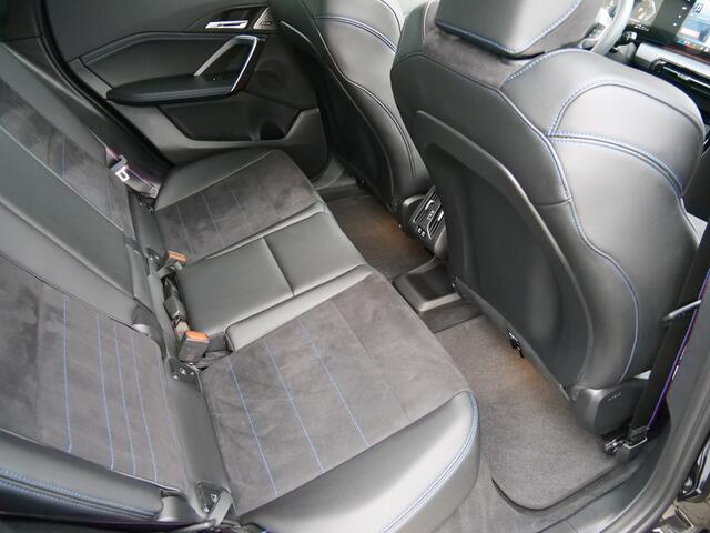 BMW X1 xDrive25e M Sport pakket Pro 245 Pk Automaat Schuifdak / Winterpakket / Harman Kardon