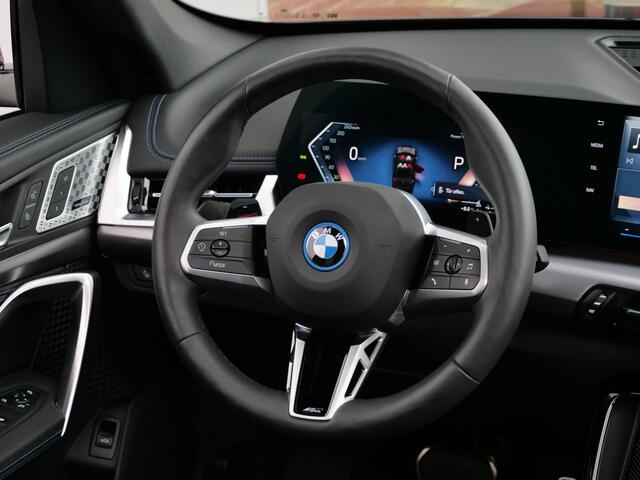 BMW X1 xDrive25e M Sport pakket Pro 245 Pk Automaat Schuifdak / Winterpakket / Harman Kardon