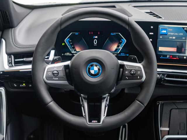 BMW X1 xDrive25e | M Sportpakket | Innovation Pack | Stuurwielrand verwarmd | Comfort Access | Panoramadak | Head-Up Display | Trekhaak