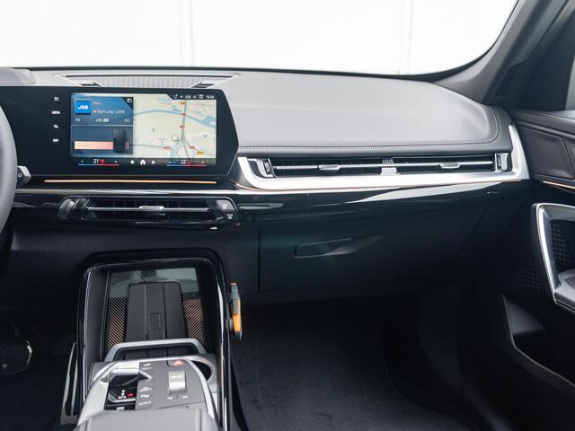 BMW X1 xDrive25e | M Sportpakket | Innovation Pack | Stuurwielrand verwarmd | Comfort Access | Panoramadak | Head-Up Display | Trekhaak