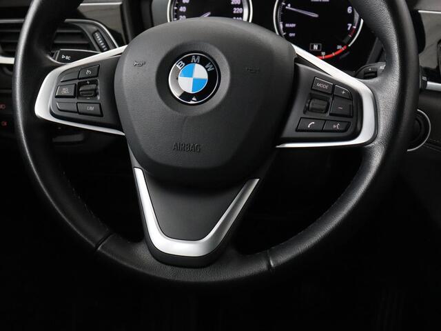 BMW X1 sDrive18i Executive Edition | Sport Line | Head-Up | Camera | Sportstoelen | Half leder | Full LED | Navigatie | Park Assist | Safety Pack | Climate control | Cruise control | DAB