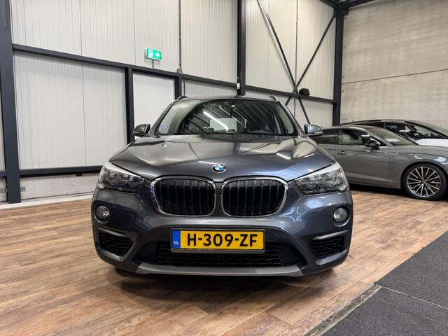 BMW X1 sDrive 18i Centennial Executive / AUTOMAAT / NAVI / PDC /