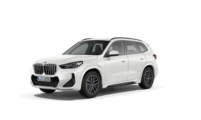 BMW X1 xDrive25e M Sport - Sportstoelen - Elektrisch verwarmde voorstoelen - Driving Assistant Plus - Comfort acces - Grootlichtassistent - Premium Pack -