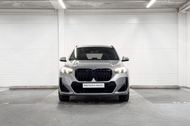 BMW X1 xDrive25e | M-Sport Pro | Travel Pack | Premium Pack | Driving Assistant | Harman/Kardon | Panoramadak | Comfort Access | Trekhaak
