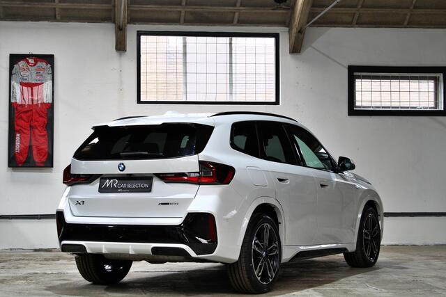 BMW X1 xDrive23i | M-Sport | Driving Assistant Pro | Panoramadak | Shadow Line | NL auto | BTW |
