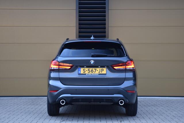 BMW X1 sDrive20i * Sportstoelen * Trekhaak * Sportline * LED * Facelift *