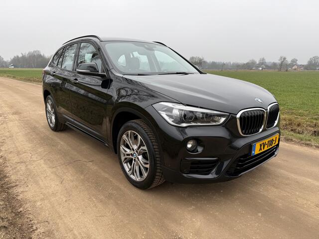 BMW X1 sDrive18i Executive Edition | NED AUTO | HUD | PANORAMADAK | HOGE INSTAP | TREKHAAK |