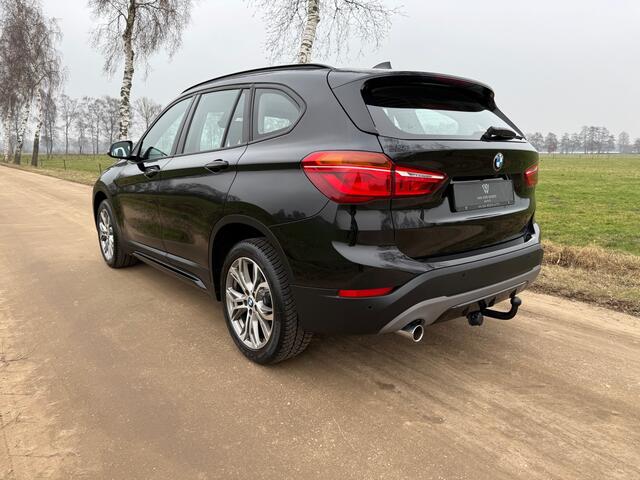 BMW X1 sDrive18i Executive Edition | NED AUTO | HUD | PANORAMADAK | HOGE INSTAP | TREKHAAK |