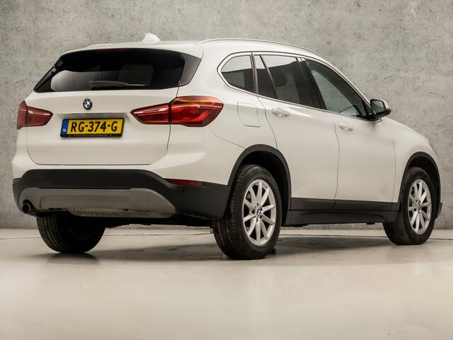 BMW X1 sDrive18i Sport 141Pk Automaat (NAVIGATIE, CLIMATE, PARKEERSENSOREN, SPORTSTOELEN, GETINT GLAS, CRUISE, XENON, NIEUWSTAAT)