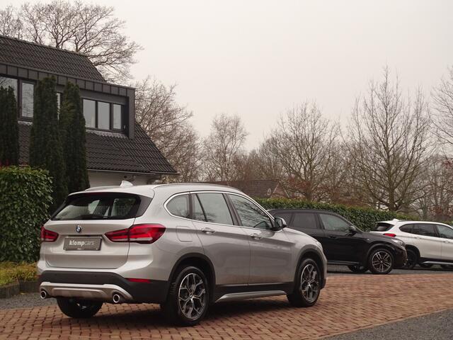 BMW X1 xDrive20i | 4x4 | Carplay | HUD | Trekhk | Camera | 1e Eig. | Ad.Cruise | Dealeronderhouden!