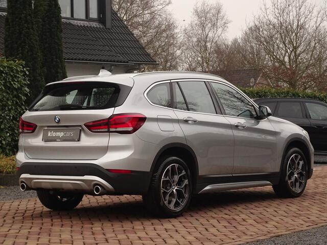 BMW X1 xDrive20i | 4x4 | Carplay | HUD | Trekhk | Camera | 1e Eig. | Ad.Cruise | Dealeronderhouden!