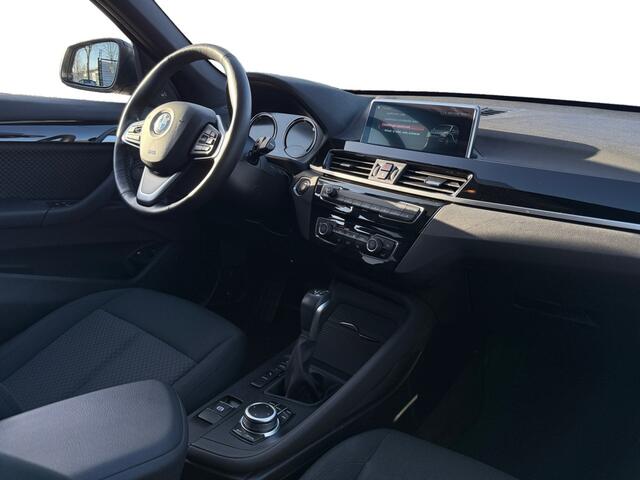 BMW X1 xDrive25e Executive I HarmanKardon I Camera AUTOMATIC | audio installatie premium | voorstoelen verwarmd | start/stop systeem