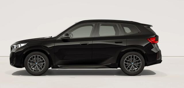 BMW X1 xDrive25e M Sport - Sportstoelen - Elektrisch verwarmde voorstoelen - M Sportstuurwiel - Driving Assistant Plus - PREMIUM PACK -