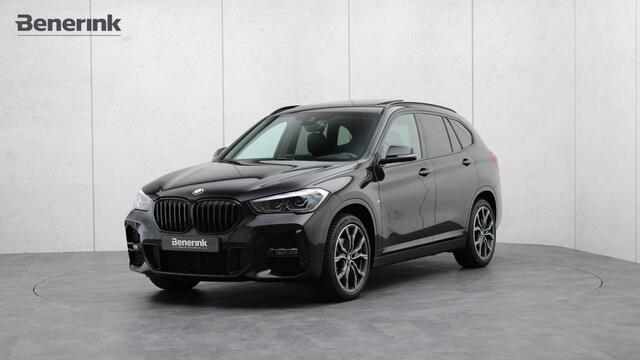 BMW X1 sDrive18i High Executive M-Sport | Head-up | Panoramadak | Trekhaak | Driving Assistant Plus