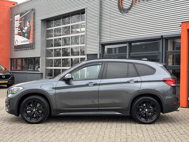 BMW X1 xDrive25e Business Edition Plus / PHEV / Winterset op velg / Camera / Navi / Trekhaak Afneembaar /