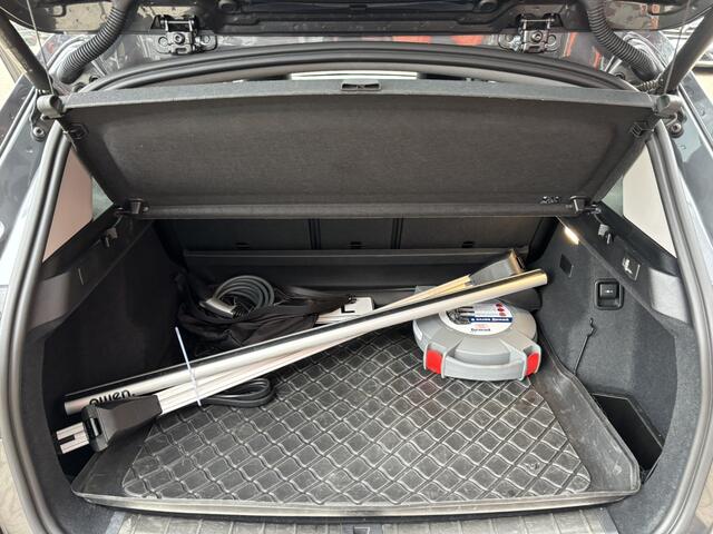 BMW X1 xDrive25e Business Edition Plus / PHEV / Winterset op velg / Camera / Navi / Trekhaak Afneembaar /