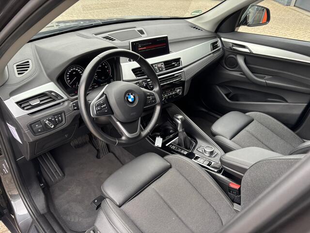 BMW X1 xDrive25e Business Edition Plus / PHEV / Winterset op velg / Camera / Navi / Trekhaak Afneembaar /