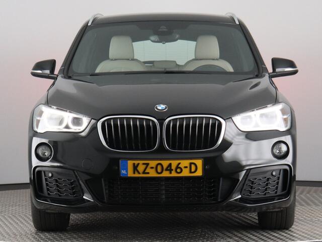 BMW X1 sDrive20i Centennial High Executive M-Sport (NL-Auto / Afn. trekhaak nieuw! / Head Up / Navi)