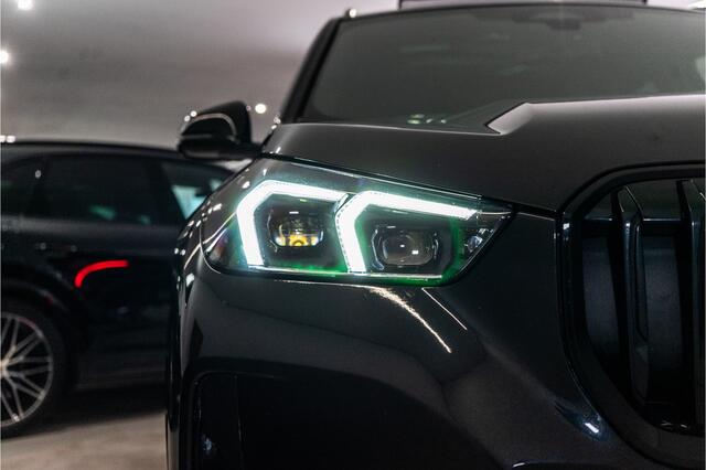 BMW X1 xDrive30e M-Sport 326PK | Pano | Harman/Kardon | HUD | Sfeer | Keyless | Massage VOL! 12 MND Garantie