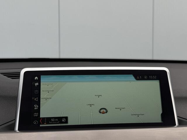 BMW X1 sDrive20i High Executive Automaat/Trekhaak/Leer/Navi.