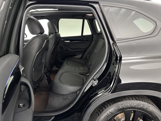 BMW X1 xDrive25e Business Edition Plus (INCL.BTW) Aut. *PANO | HEAD-UP | LEATHER | FULL-LED | HEATED-COMFORTSEATS | CAMERA | PRIVACY-GLASS | NAVI-FULLMAP | ECC | PDC | CRUISE | 18''ALU | TOWBAR*