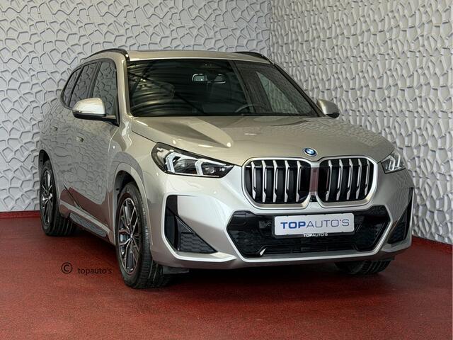 BMW X1 XDRIVE 25E M-SPORT LED PANO.SCHUIFDAK HEADUP ELEK.KLEP NAVI 360.CAM STOELVERW M-SHADOW LINE ELEK.STOEL ZWARTE.HEMEL 06/2025 PHEV PLUG IN HYBRID AWD 4X4 4WD ? Top Auto's. Al 30 Jaar uw Bmw Specialist in , BMW M / M Sport / PHEV / HEV / Hybrid / Mhev / 25e