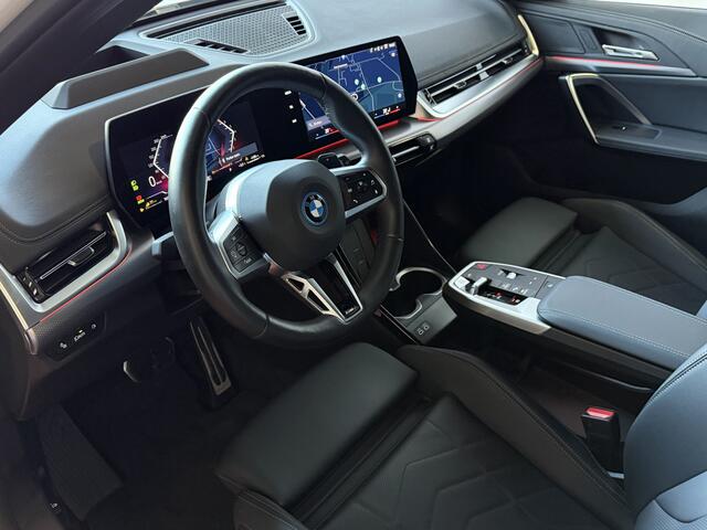 BMW X1 XDRIVE 25E M-SPORT LED PANO.SCHUIFDAK ELEK.KLEP NAVI STOELVERW M-SHADOW LINE ELEK.STOEL ZWARTE.HEMEL 2025 PHEV PLUG IN HYBRID AWD 4X4 4WD ? Top Auto's. Al 30 Jaar uw Bmw Specialist in , BMW M / M Sport / PHEV / HEV / Hybrid / Mhev / 25e / 30e / xDrive25e