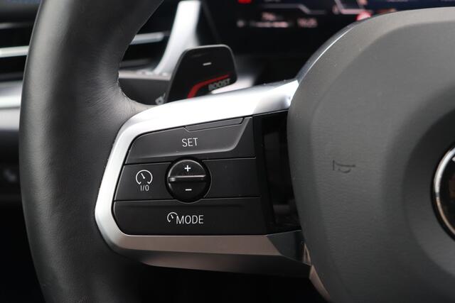 BMW X1 sDrive18i M-sport Automaat | Sportstoelen | Camera | Stoelverwarming | Carplay | Elek. Klep