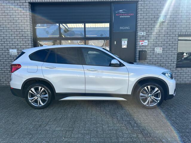 BMW X1 sDrive18i High Executive *NAVI*STOEL VERW*TREKHAAK*CRUISE-CONTROL*