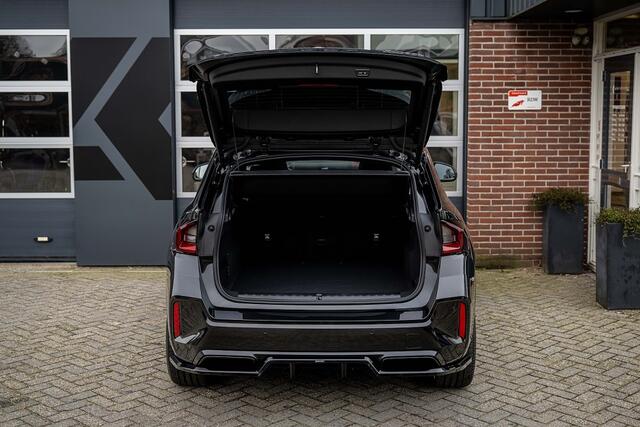 BMW X1 xDrive25e M Sport | Panorama | Shadow | Maxton | Driving Ass. Plus | Camera | Adapt. Led | Stoelverwarming | 20 Inch |