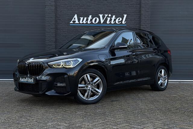 BMW X1 xDrive25e M-Sport | Sportleder | PDC A | LED | Stoelverwarming | DAB