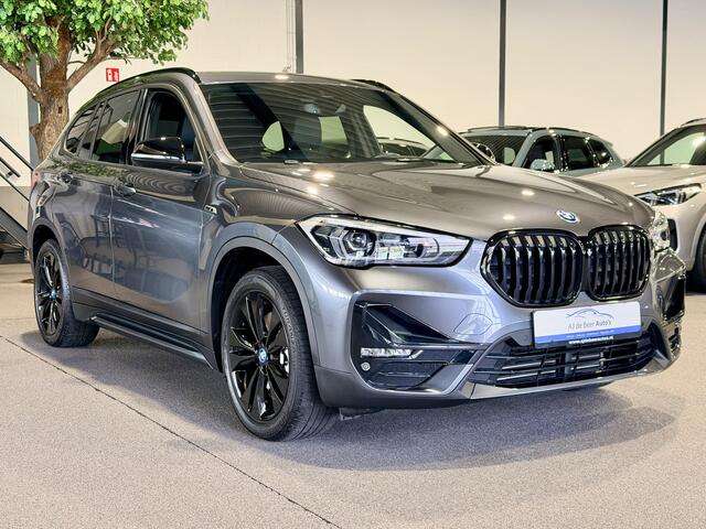 BMW X1 xDrive25e Executive Sportline | Leder | Camera | Stoelverwarming | 1e eigenaar