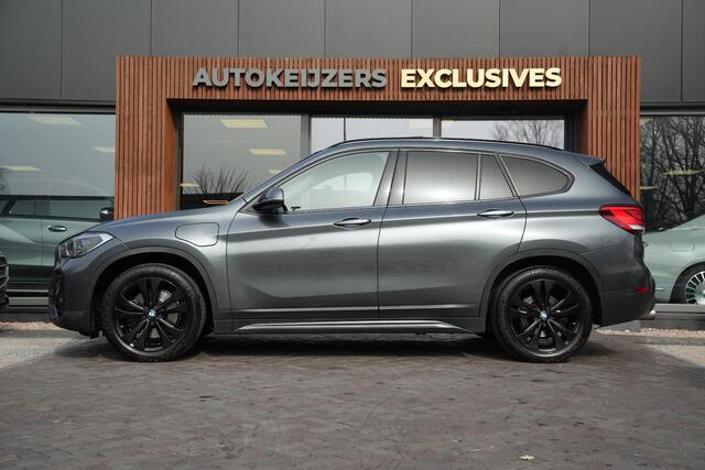 BMW X1 xDrive25e High Executive Panoramadak Adapt Cruise Half leer sport Navi