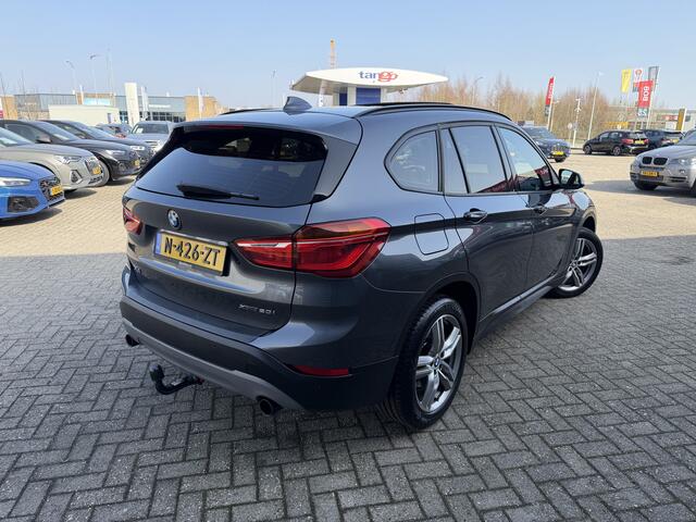 BMW X1 xDrive20i High Executive Leder Panoramadak Trekhaak 2000 KG Trekgewicht! LED Stoelverwarming Keyless Entry