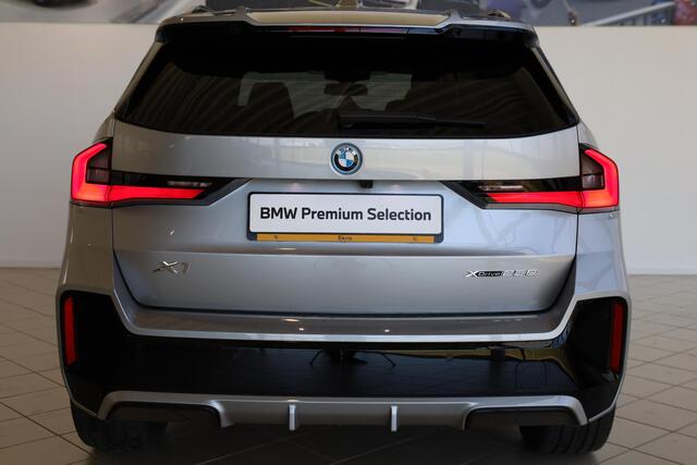 BMW X1 xDrive25e M Sport Pro | Driving Assitant Plus | Panoramadak | Trekhaak