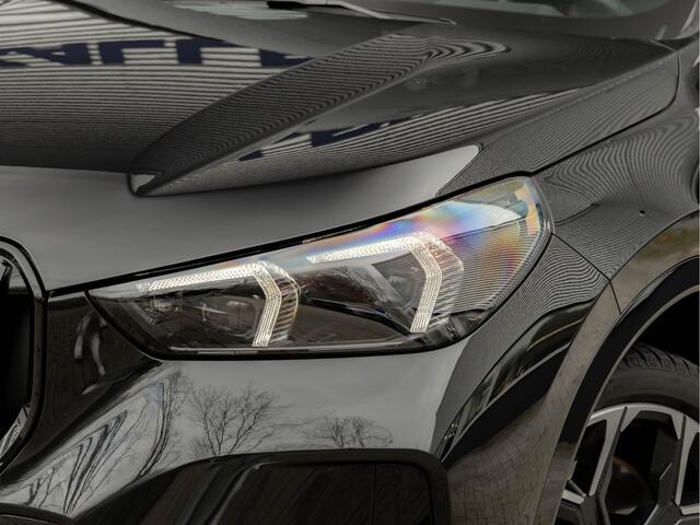 BMW X1 sDrive18i M-Sport Pro - 20 inch - Pano - Memory - Trekhaak - Head-up