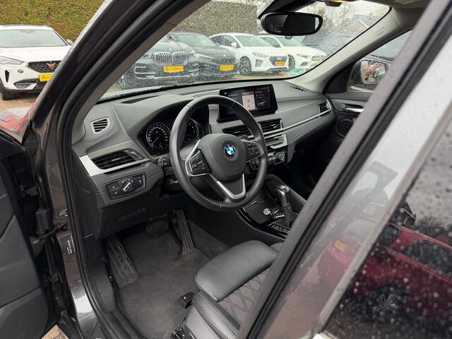BMW X1 xDrive25e xLine / LED / HUD / Navi / Camera