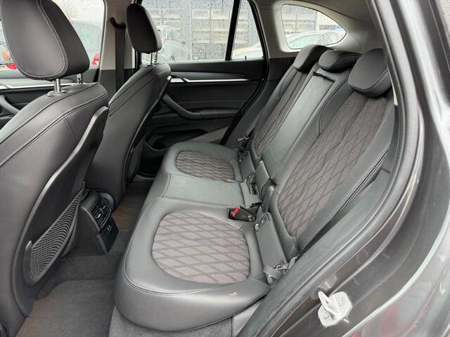 BMW X1 xDrive25e xLine / LED / HUD / Navi / Camera
